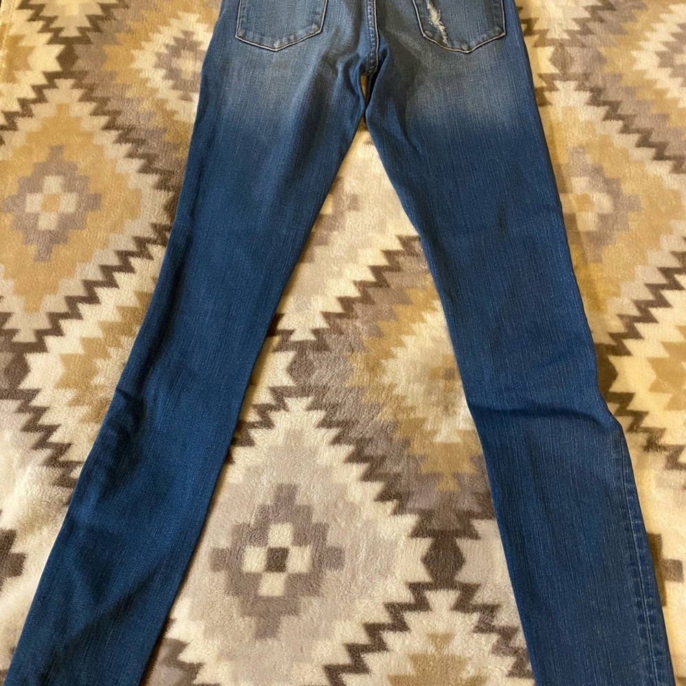Distressed jeans - Picture 3 of 4
